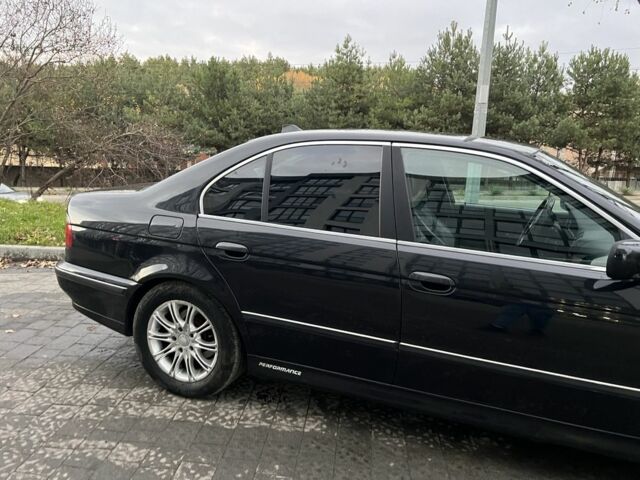 Черный БМВ 5 Серия, объемом двигателя 2 л и пробегом 290 тыс. км за 3300 $, фото 4 на Automoto.ua