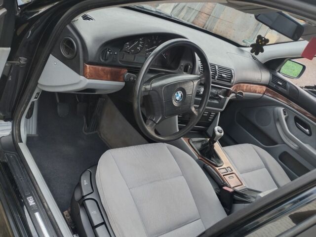 Черный БМВ 5 Серия, объемом двигателя 2.5 л и пробегом 242 тыс. км за 2807 $, фото 8 на Automoto.ua