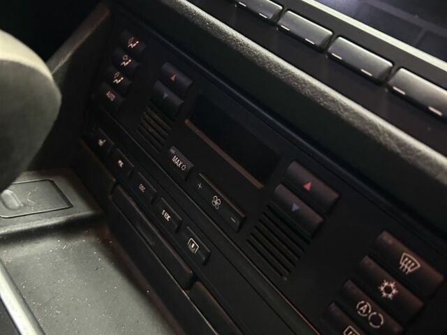 Черный БМВ 5 Серия, объемом двигателя 3 л и пробегом 348 тыс. км за 6800 $, фото 8 на Automoto.ua