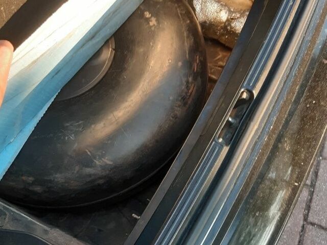 Черный БМВ 5 Серия, объемом двигателя 2.5 л и пробегом 298 тыс. км за 3560 $, фото 14 на Automoto.ua