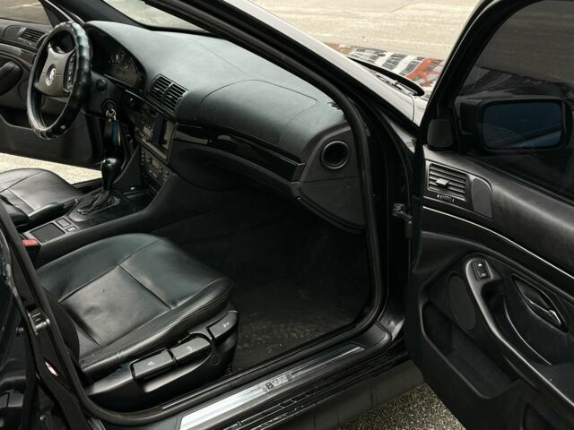Чорний БМВ 5 Серія, об'ємом двигуна 3.5 л та пробігом 390 тис. км за 4150 $, фото 11 на Automoto.ua