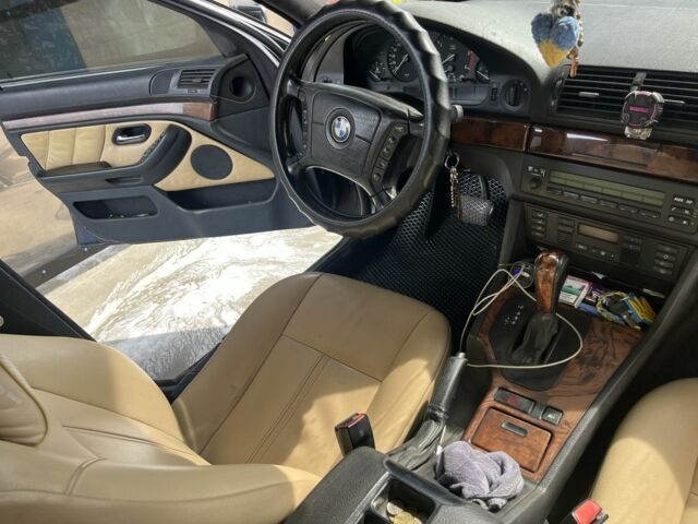 Черный БМВ 5 Серия, объемом двигателя 2.9 л и пробегом 480 тыс. км за 5200 $, фото 3 на Automoto.ua