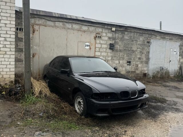 Черный БМВ 5 Серия, объемом двигателя 0 л и пробегом 250 тыс. км за 1100 $, фото 1 на Automoto.ua