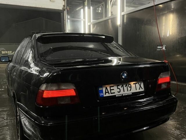 Черный БМВ 5 Серия, объемом двигателя 4.4 л и пробегом 500 тыс. км за 2999 $, фото 5 на Automoto.ua