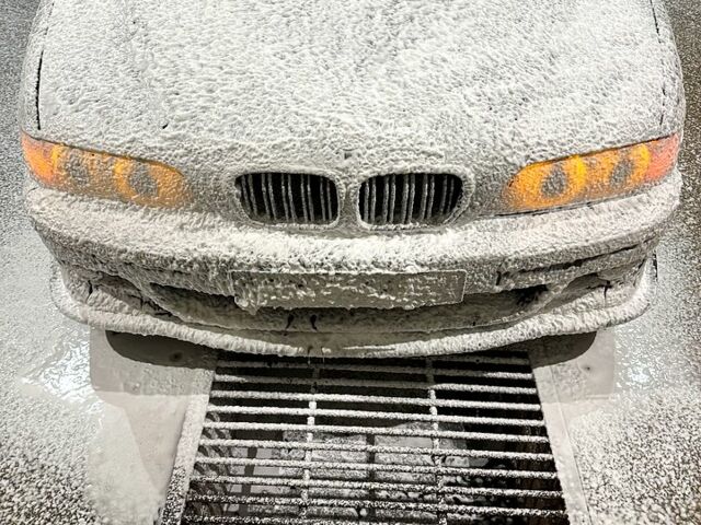 Чорний БМВ 5 Серія, об'ємом двигуна 3 л та пробігом 382 тис. км за 8000 $, фото 1 на Automoto.ua