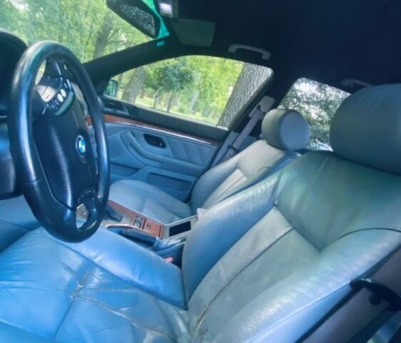 Черный БМВ 5 Серия, объемом двигателя 2.5 л и пробегом 338 тыс. км за 4600 $, фото 10 на Automoto.ua