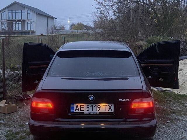 Черный БМВ 5 Серия, объемом двигателя 4.4 л и пробегом 500 тыс. км за 2999 $, фото 2 на Automoto.ua