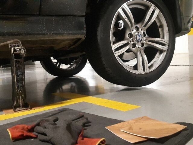 Черный БМВ 5 Серия, объемом двигателя 2.5 л и пробегом 298 тыс. км за 3560 $, фото 19 на Automoto.ua