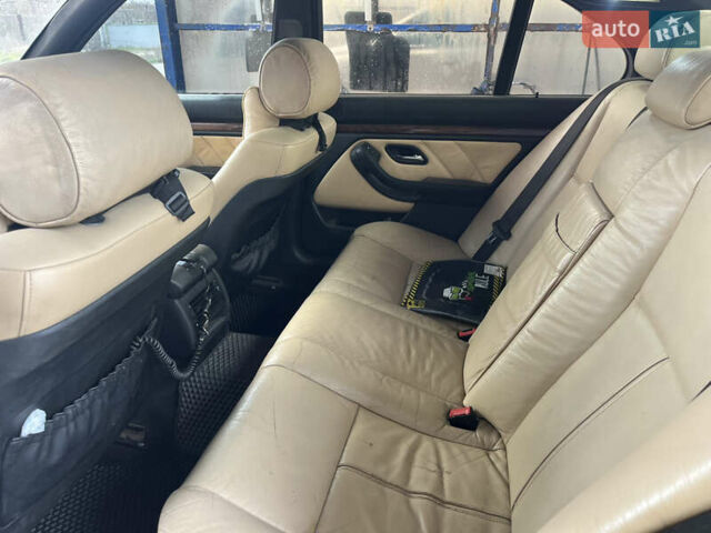 Чорний БМВ 5 Серія, об'ємом двигуна 2.93 л та пробігом 480 тис. км за 5200 $, фото 6 на Automoto.ua