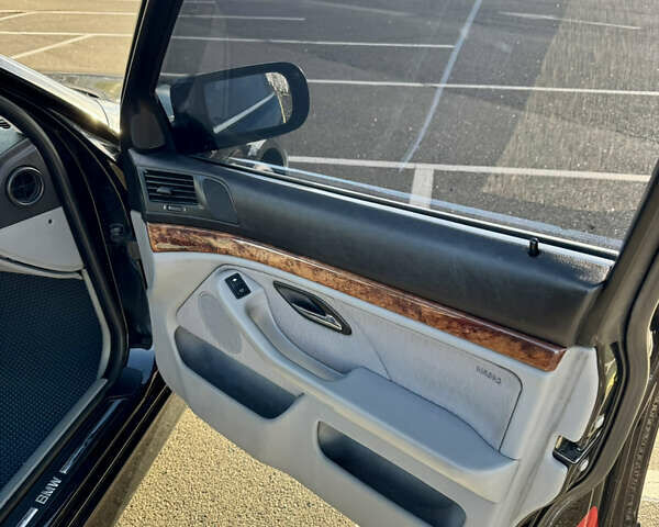 Черный БМВ 5 Серия, объемом двигателя 2.2 л и пробегом 435 тыс. км за 5700 $, фото 4 на Automoto.ua