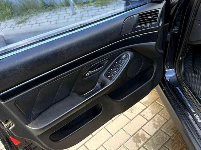 Черный БМВ 5 Серия, объемом двигателя 2.2 л и пробегом 368 тыс. км за 3900 $, фото 2 на Automoto.ua