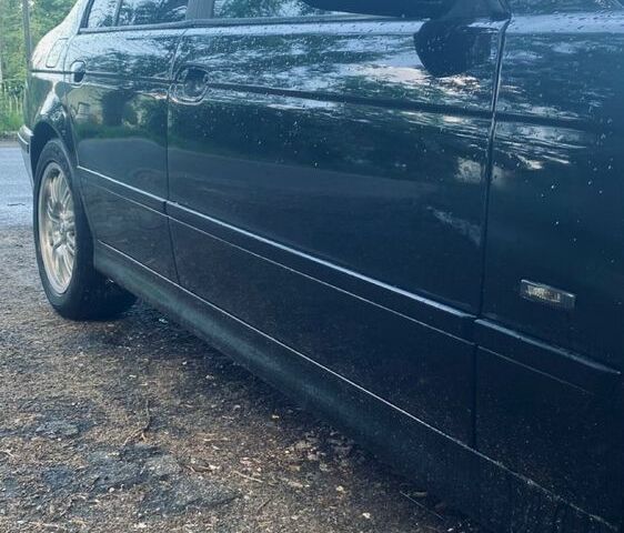 Черный БМВ 5 Серия, объемом двигателя 2.5 л и пробегом 338 тыс. км за 4600 $, фото 2 на Automoto.ua
