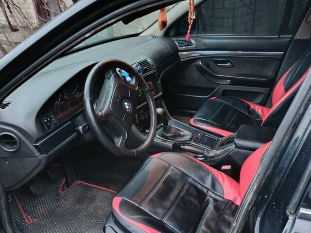 Черный БМВ 5 Серия, объемом двигателя 2 л и пробегом 150 тыс. км за 3000 $, фото 3 на Automoto.ua