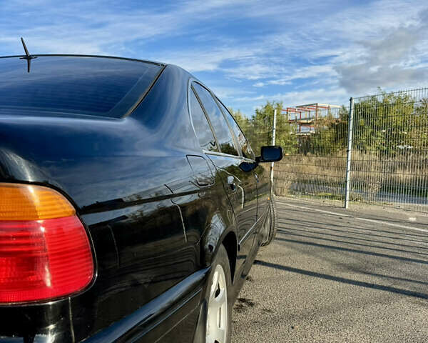 Черный БМВ 5 Серия, объемом двигателя 2.2 л и пробегом 435 тыс. км за 5700 $, фото 2 на Automoto.ua