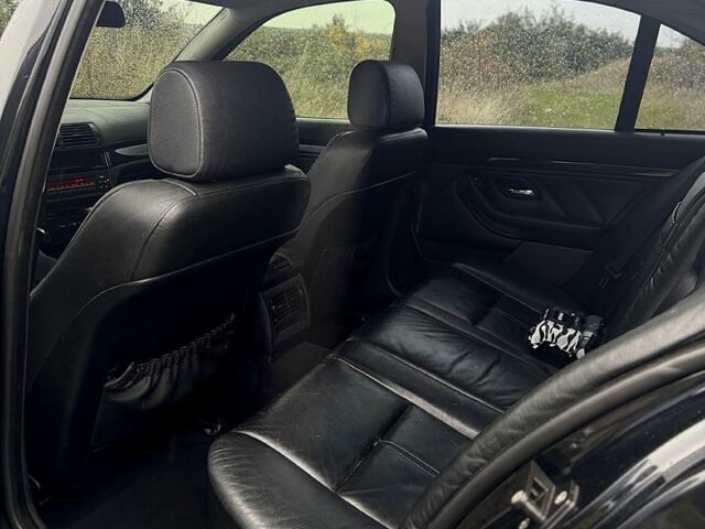 Черный БМВ 5 Серия, объемом двигателя 2.5 л и пробегом 324 тыс. км за 6000 $, фото 6 на Automoto.ua