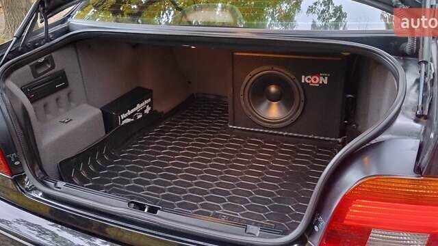 Черный БМВ 5 Серия, объемом двигателя 2.2 л и пробегом 398 тыс. км за 5700 $, фото 18 на Automoto.ua