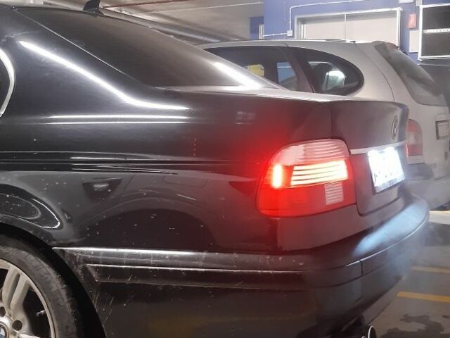 Черный БМВ 5 Серия, объемом двигателя 2.5 л и пробегом 298 тыс. км за 3560 $, фото 16 на Automoto.ua