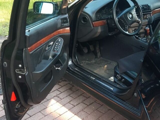 Черный БМВ 5 Серия, объемом двигателя 2.5 л и пробегом 298 тыс. км за 3560 $, фото 8 на Automoto.ua