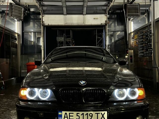 Черный БМВ 5 Серия, объемом двигателя 4.4 л и пробегом 500 тыс. км за 2999 $, фото 6 на Automoto.ua