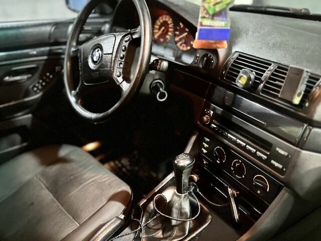 Черный БМВ 5 Серия, объемом двигателя 3 л и пробегом 500 тыс. км за 2700 $, фото 6 на Automoto.ua
