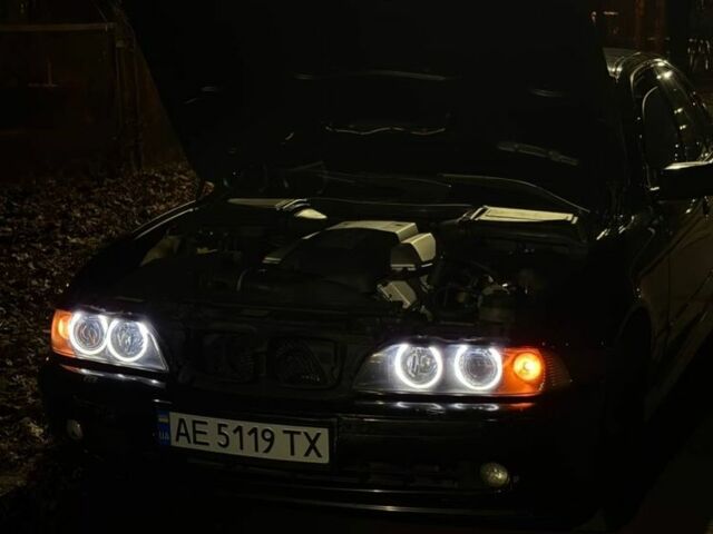 Черный БМВ 5 Серия, объемом двигателя 4.4 л и пробегом 500 тыс. км за 2999 $, фото 8 на Automoto.ua