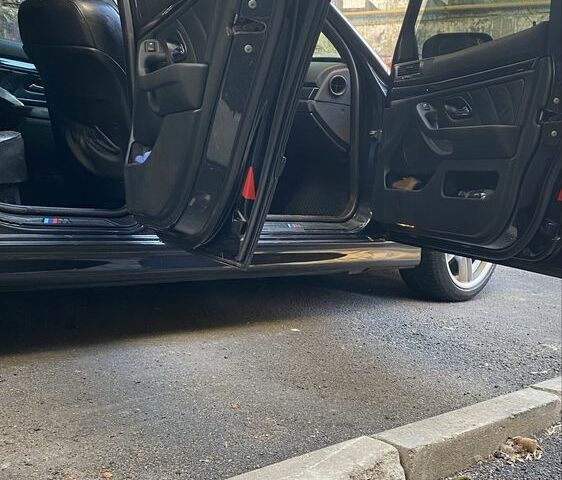 Черный БМВ 5 Серия, объемом двигателя 3 л и пробегом 360 тыс. км за 6500 $, фото 5 на Automoto.ua