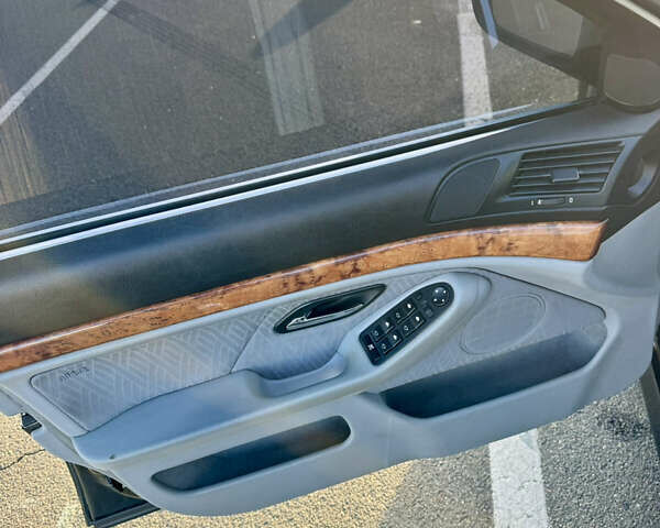 Черный БМВ 5 Серия, объемом двигателя 2.2 л и пробегом 435 тыс. км за 5700 $, фото 10 на Automoto.ua