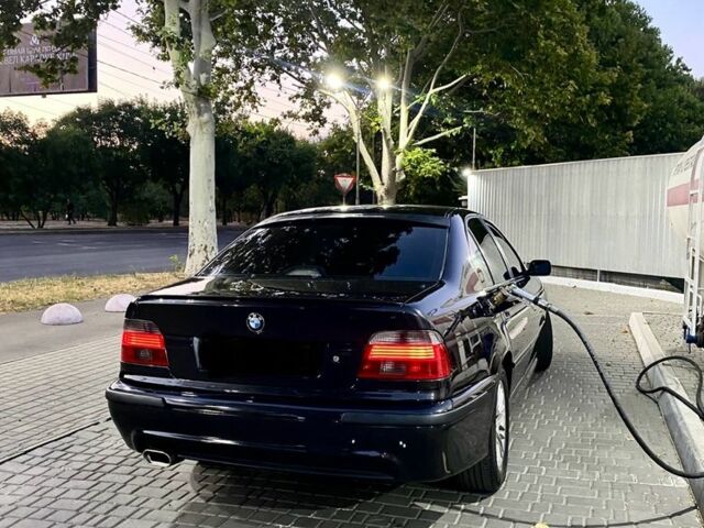 Черный БМВ 5 Серия, объемом двигателя 2.5 л и пробегом 380 тыс. км за 5600 $, фото 3 на Automoto.ua