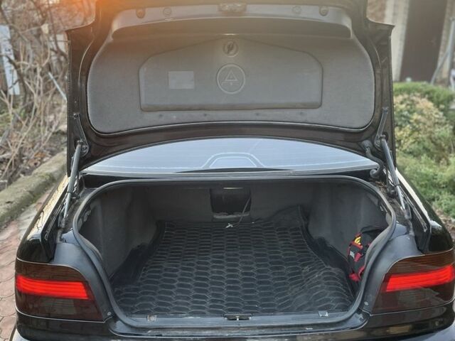 Черный БМВ 5 Серия, объемом двигателя 2.2 л и пробегом 298 тыс. км за 5500 $, фото 7 на Automoto.ua