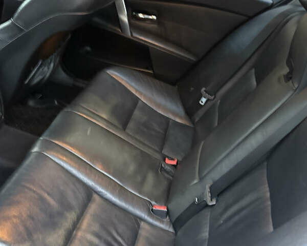 Чорний БМВ 5 Серія, об'ємом двигуна 0 л та пробігом 300 тис. км за 7500 $, фото 4 на Automoto.ua