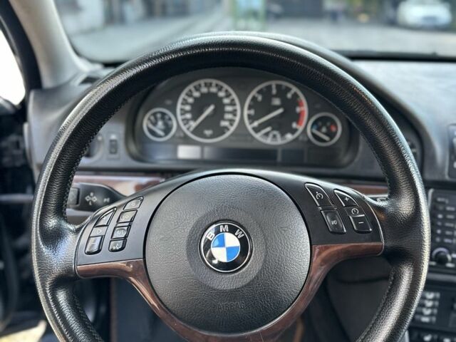 Черный БМВ 5 Серия, объемом двигателя 0 л и пробегом 335 тыс. км за 7700 $, фото 4 на Automoto.ua