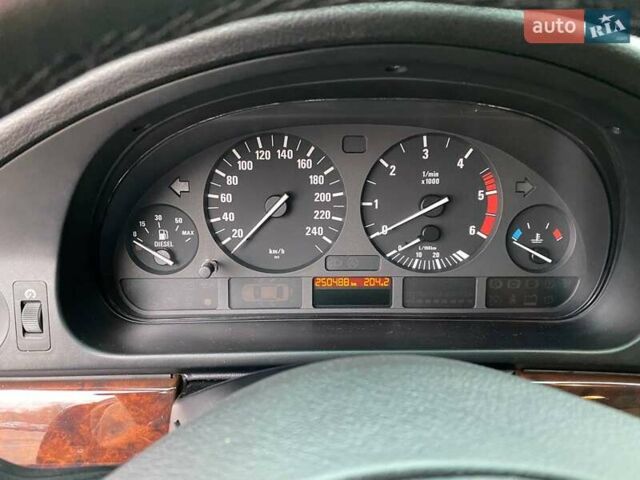 Чорний БМВ 5 Серія, об'ємом двигуна 2.93 л та пробігом 251 тис. км за 12000 $, фото 24 на Automoto.ua