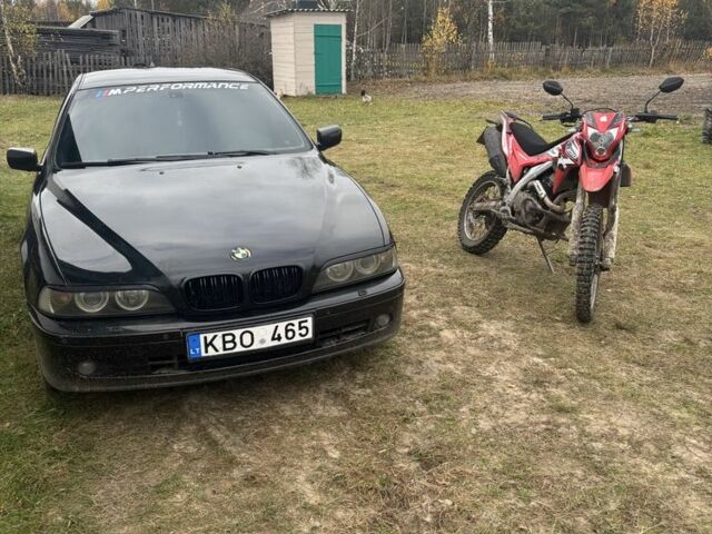 Чорний БМВ 5 Серія, об'ємом двигуна 3 л та пробігом 444 тис. км за 3000 $, фото 1 на Automoto.ua