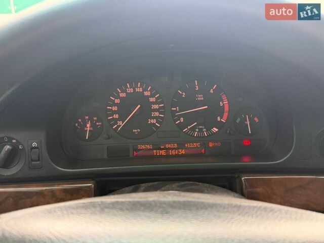 Чорний БМВ 5 Серія, об'ємом двигуна 3 л та пробігом 326 тис. км за 6799 $, фото 15 на Automoto.ua