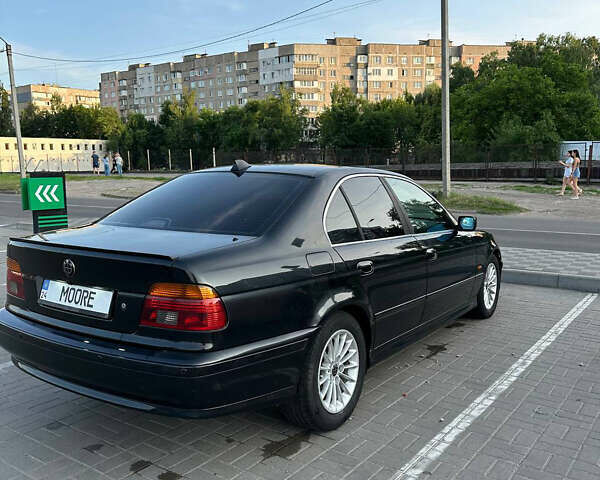 Черный БМВ 5 Серия, объемом двигателя 2.5 л и пробегом 300 тыс. км за 5700 $, фото 2 на Automoto.ua