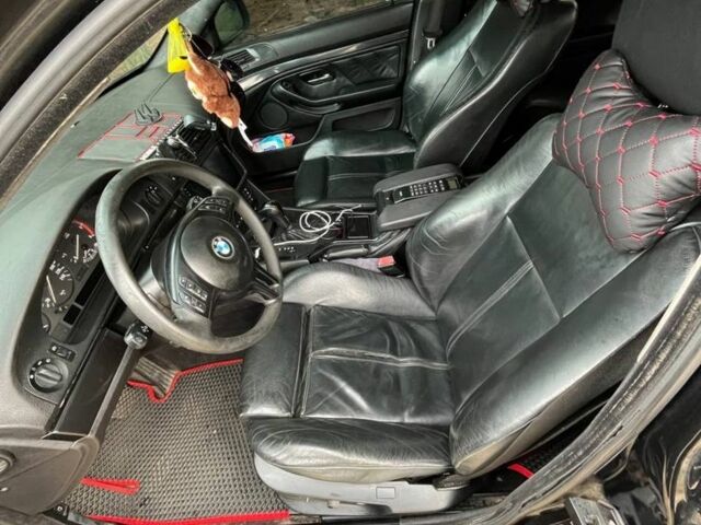 Черный БМВ 5 Серия, объемом двигателя 3 л и пробегом 440 тыс. км за 3100 $, фото 4 на Automoto.ua