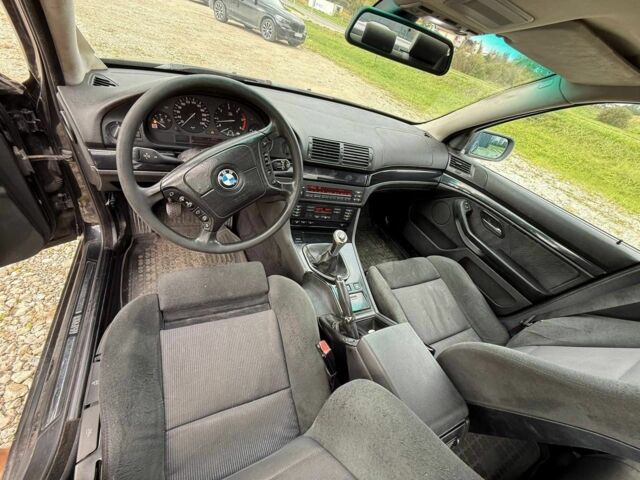 Черный БМВ 5 Серия, объемом двигателя 2.5 л и пробегом 280 тыс. км за 2572 $, фото 6 на Automoto.ua