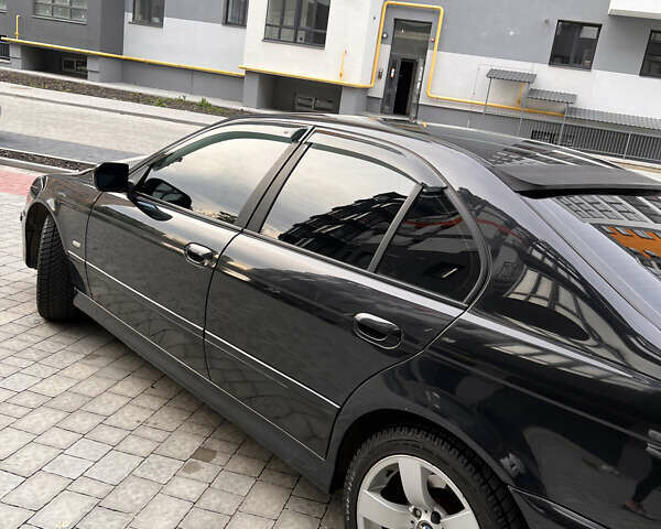 Черный БМВ 5 Серия, объемом двигателя 3 л и пробегом 346 тыс. км за 7500 $, фото 5 на Automoto.ua