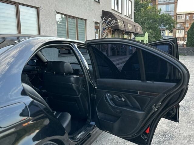 Черный БМВ 5 Серия, объемом двигателя 0 л и пробегом 335 тыс. км за 7700 $, фото 2 на Automoto.ua