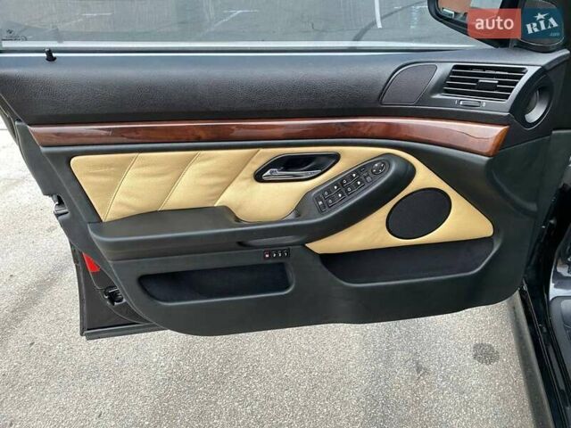 Чорний БМВ 5 Серія, об'ємом двигуна 2.93 л та пробігом 251 тис. км за 12000 $, фото 14 на Automoto.ua