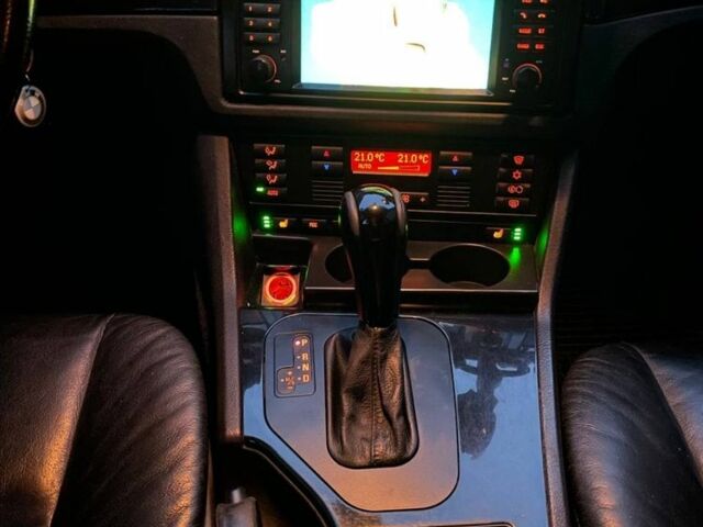 Чорний БМВ 5 Серія, об'ємом двигуна 3 л та пробігом 300 тис. км за 5600 $, фото 21 на Automoto.ua