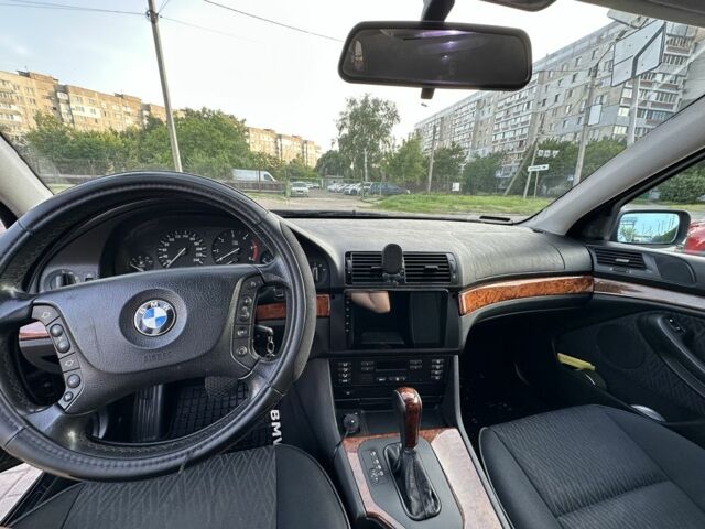 Чорний БМВ 5 Серія, об'ємом двигуна 2.5 л та пробігом 300 тис. км за 6300 $, фото 4 на Automoto.ua