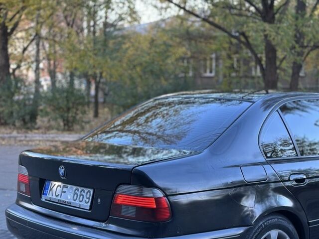 Черный БМВ 5 Серия, объемом двигателя 3 л и пробегом 350 тыс. км за 3400 $, фото 4 на Automoto.ua