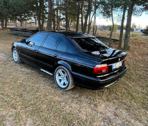 Чорний БМВ 5 Серія, об'ємом двигуна 3 л та пробігом 444 тис. км за 3000 $, фото 5 на Automoto.ua