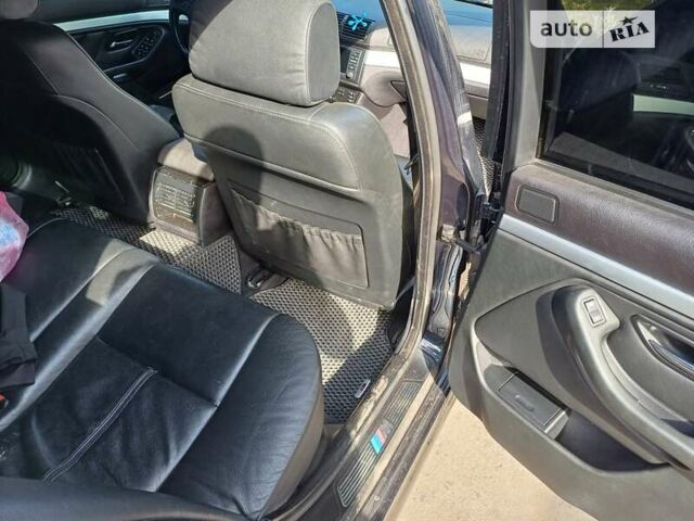 Чорний БМВ 5 Серія, об'ємом двигуна 3 л та пробігом 475 тис. км за 7300 $, фото 16 на Automoto.ua