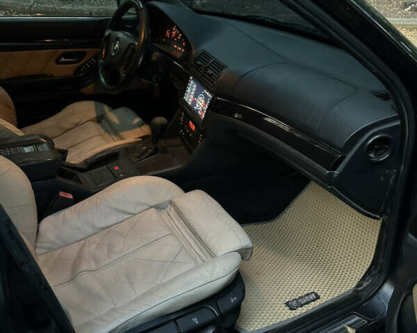 Чорний БМВ 5 Серія, об'ємом двигуна 3.5 л та пробігом 250 тис. км за 4500 $, фото 9 на Automoto.ua