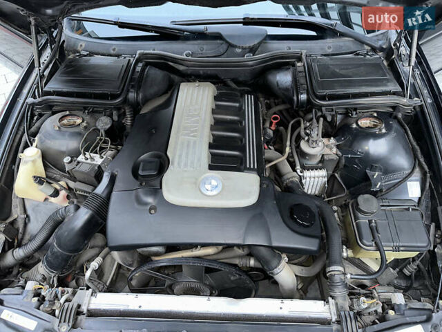 Черный БМВ 5 Серия, объемом двигателя 3 л и пробегом 346 тыс. км за 7500 $, фото 32 на Automoto.ua