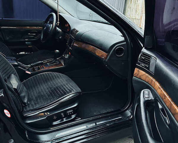 Чорний БМВ 5 Серія, об'ємом двигуна 3 л та пробігом 500 тис. км за 6000 $, фото 15 на Automoto.ua