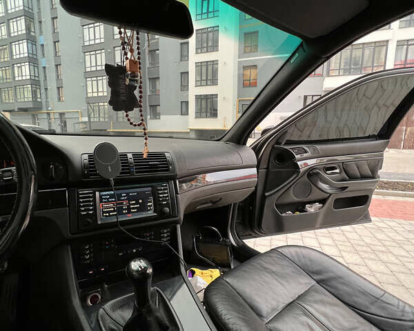 Черный БМВ 5 Серия, объемом двигателя 3 л и пробегом 346 тыс. км за 7500 $, фото 28 на Automoto.ua