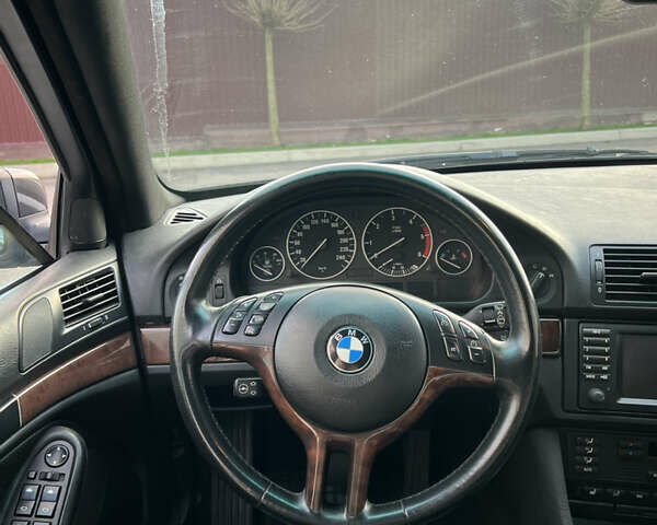 Черный БМВ 5 Серия, объемом двигателя 3 л и пробегом 322 тыс. км за 9400 $, фото 8 на Automoto.ua